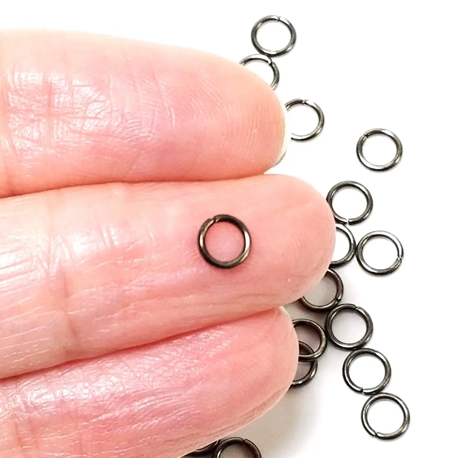 5mm Hematite / Black Stainless Jump Rings, 5x0.8mm, 3.4mm Inside Diameter, Closed Unsoldered, Lot Size 50 Pieces