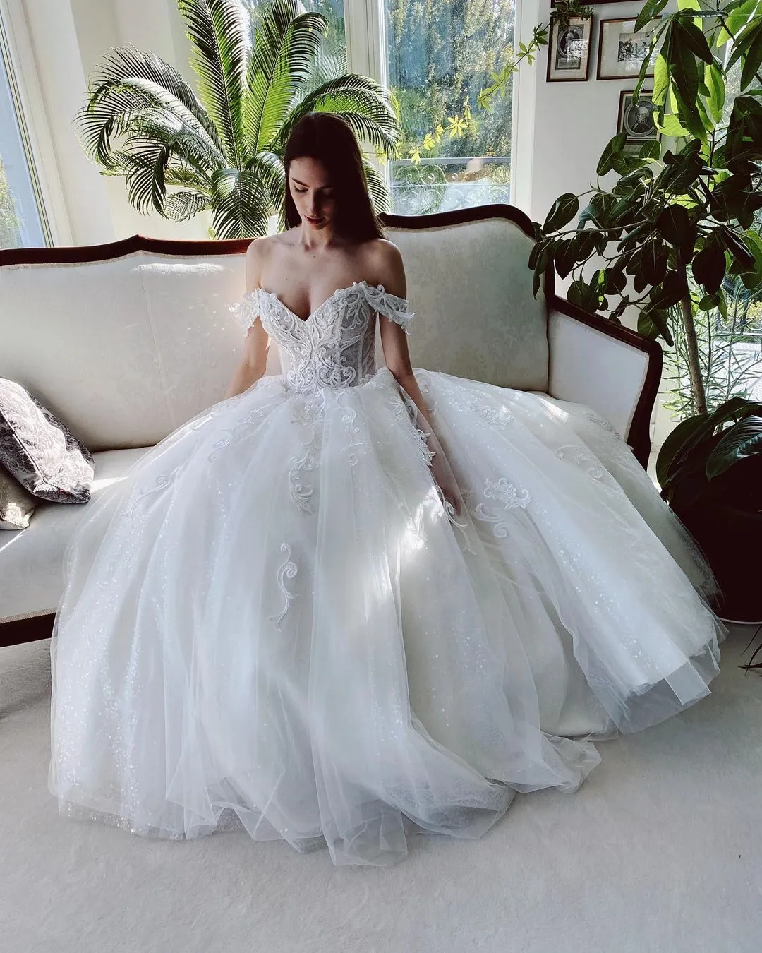 Charming Long A-line Off-the-shoulder Tulle Wedding Dress with Glitter