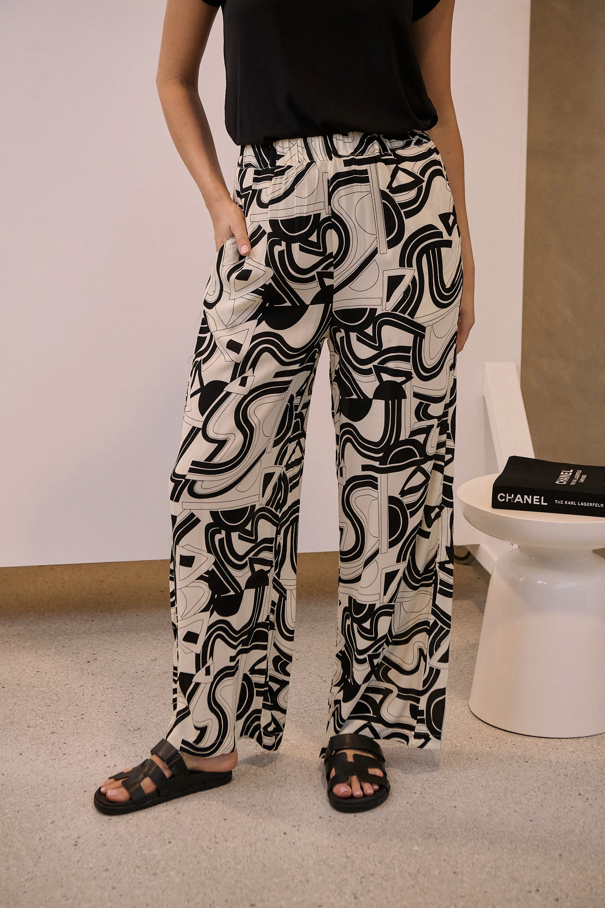 Jazzlyn Black/White Print Wide Leg Pant