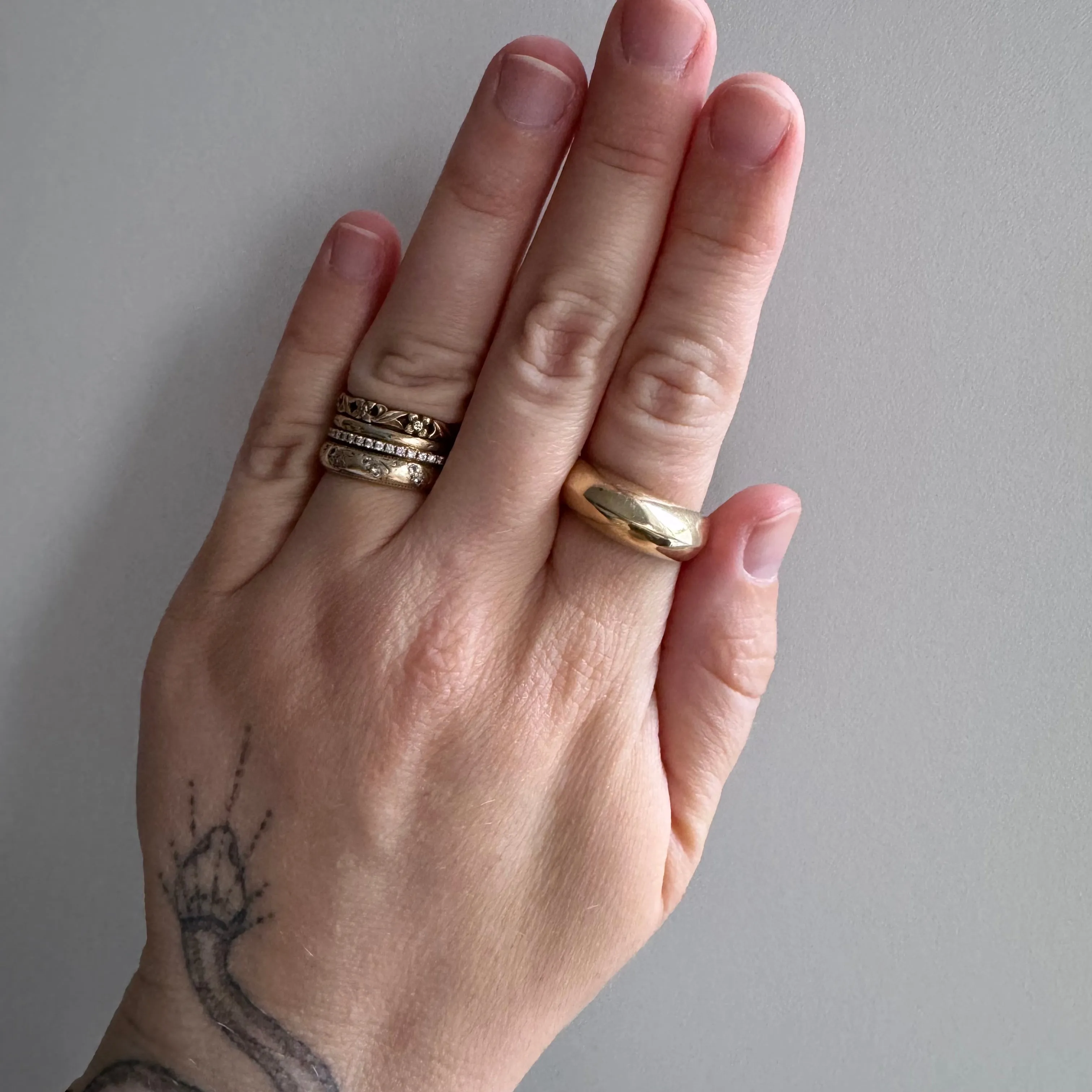 V I N T A G E // dynamic dome / 14k yellow gold hollow domed ridge ring / size 7.25